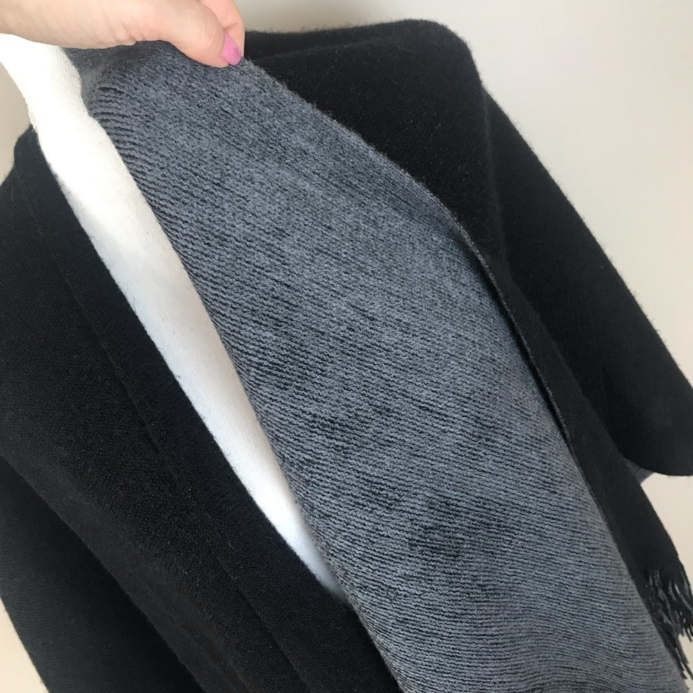 29 Palms Reversible Poncho Wrap One Size - Picture 6 of 7